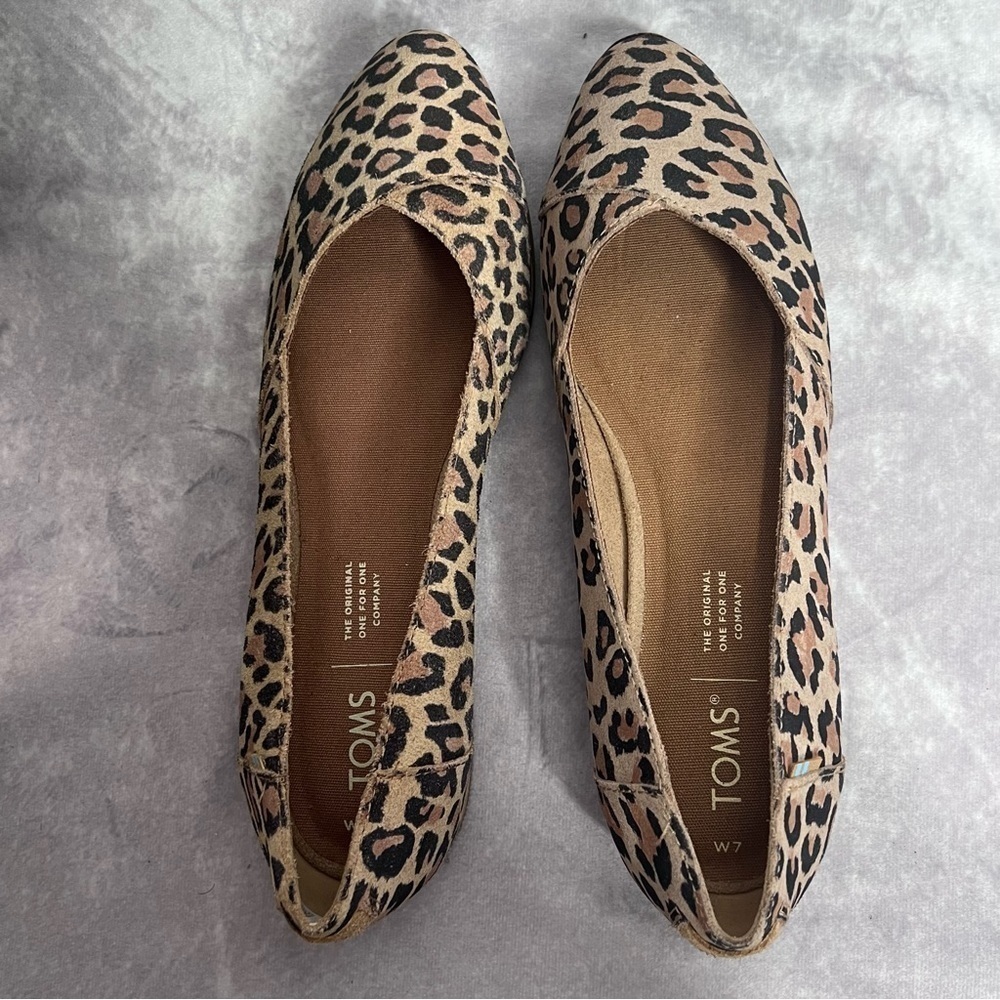 Toms Julie Leopard Print Pointed Toe Flats MISMATCHED SIZES. - Picture 6 of 10